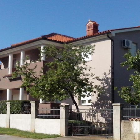 Apartments Ema Pula Pokoj fotografie